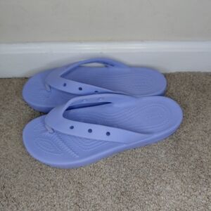 Crocs Plataform Women Size 8  Flip Flops Lavander
